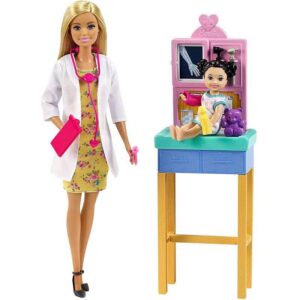 Barbie Barnläkare med barn och skötbord GTN51